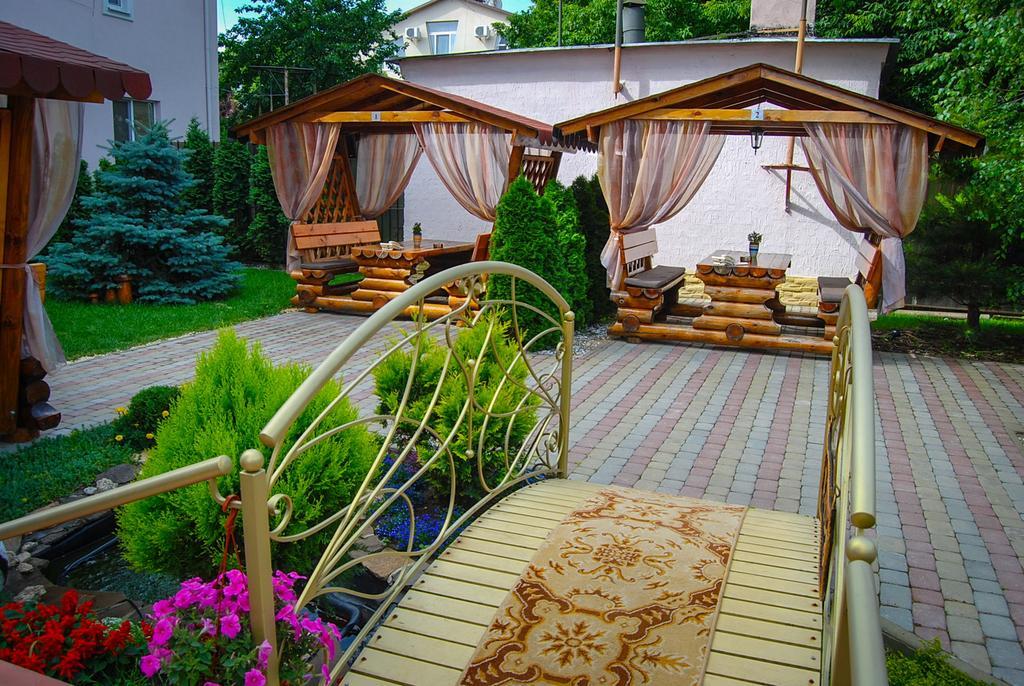 Klassik Hotel Chisinau Exterior foto