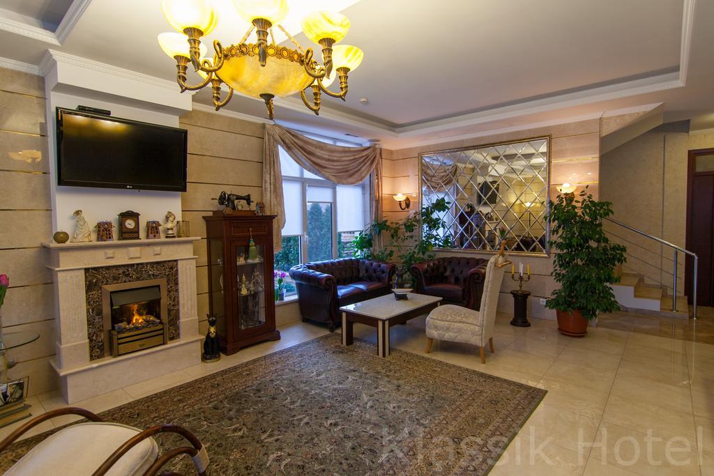 Klassik Hotel Chisinau Exterior foto