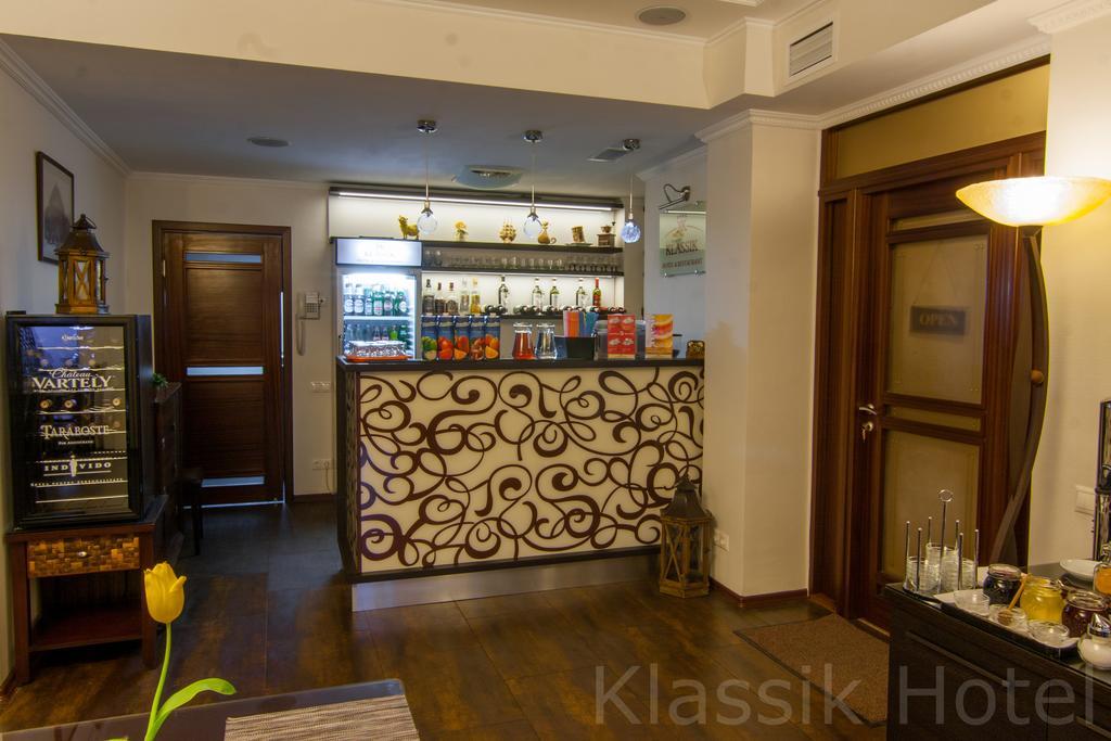 Klassik Hotel Chisinau Exterior foto