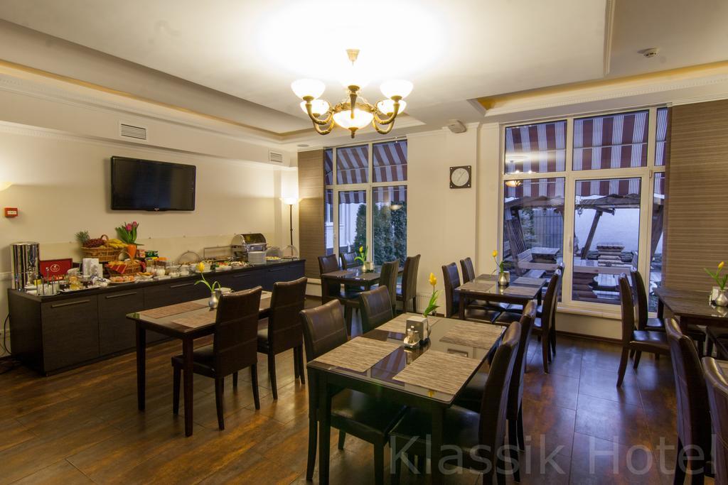 Klassik Hotel Chisinau Exterior foto